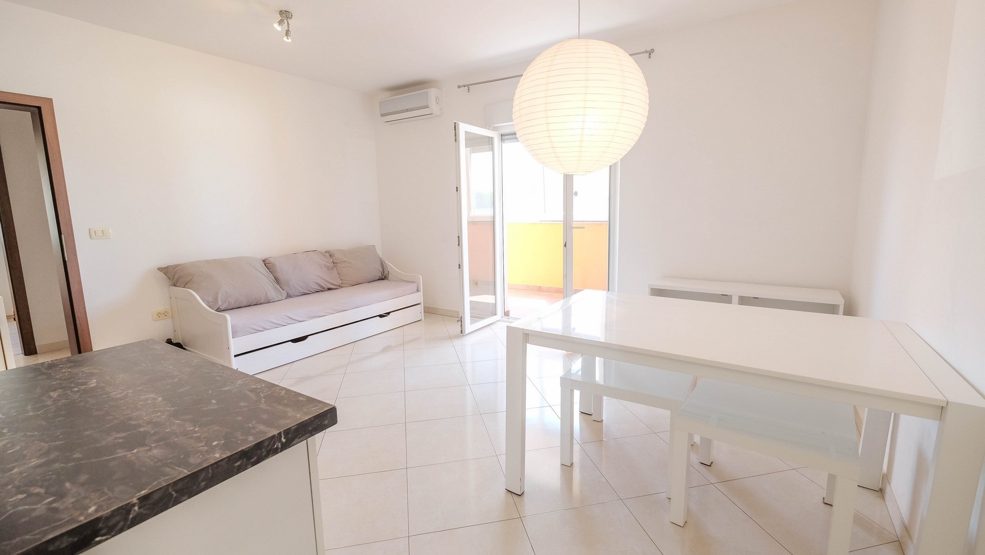 Ližnjan – Two-bedroom Apartment with Garden and Parking Space
