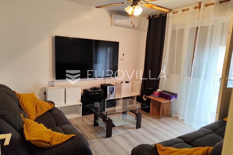 Istria, Pula, Functional Apartment with One Bedroom and Loggia