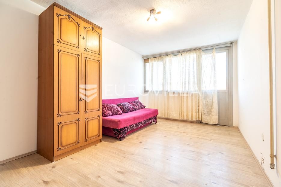 Zagreb, Retkovec, One-bedroom Apartment with a Living Area of 54 M² and a Loggia