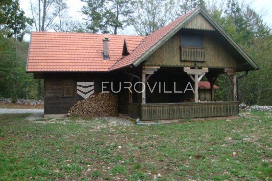 Fužine, Lič, Detached House in a Secluded Location with a Beautiful Yard of 3,394 M²